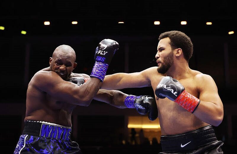 Відео найкращих моментів бою Ітаума – Вайт