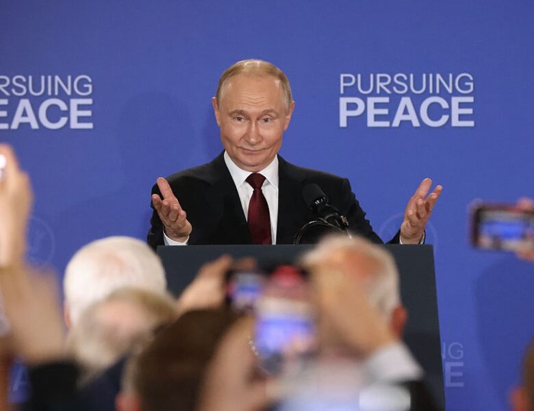 Військові витрати РФ залишаються рекордними – ЗМІ