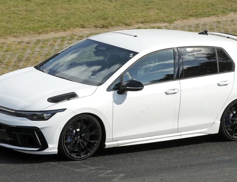 Volkswagen готує найпотужніший Golf R з мотором від Audi RS3