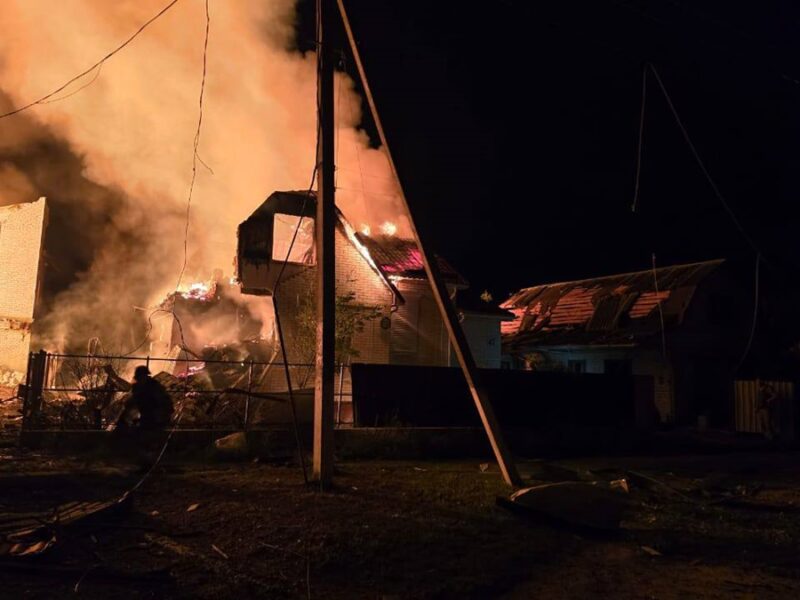 Ворожі дрони вдарили по центру Балаклії: що відомо