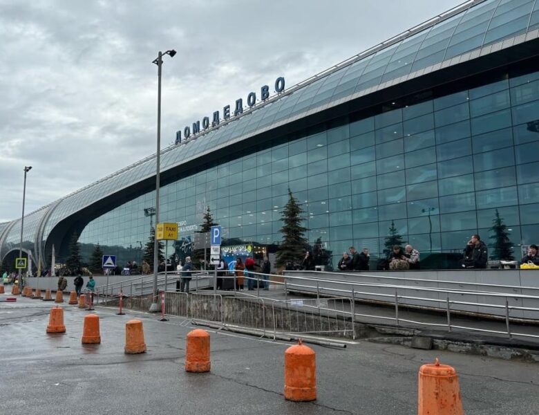 З США масово депортували “антивоєнних” росіян – ЗМІ