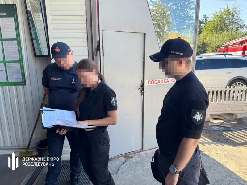 Змушував підлеглих будувати будинки: ексглава ДСНС Вінничини має підозру