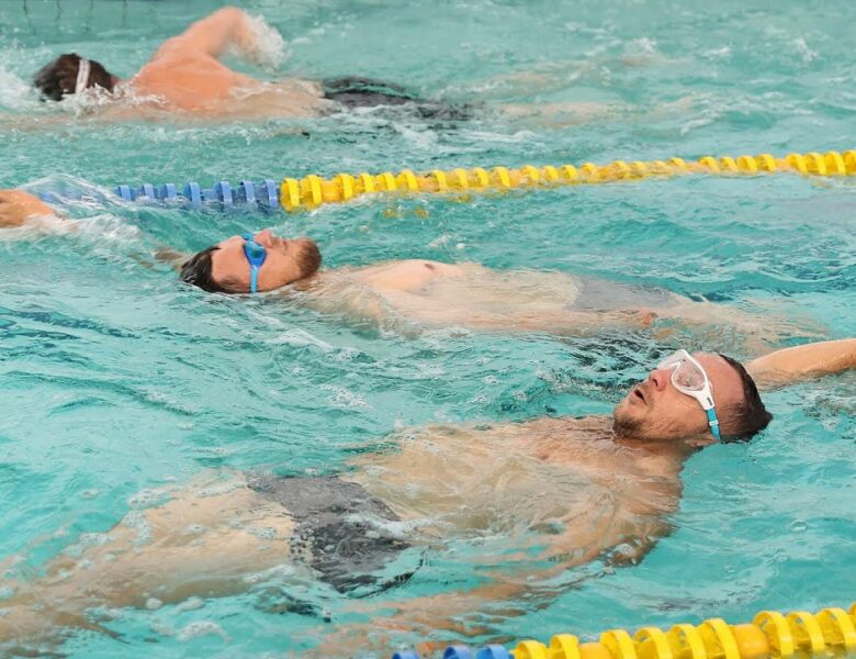 🏊🏻‍♀️ Відновлення у воді | поранені бійці системи МВС реабілітуються на заняттях з плавання