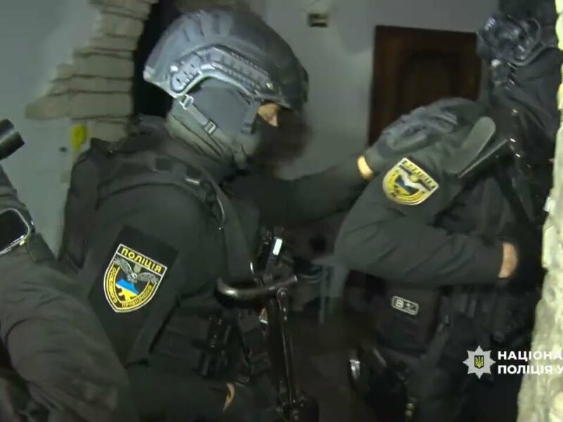 Торгівля людьми для трудової експлуатації іноземців в Україні: поліцейські викрили злочинну схему