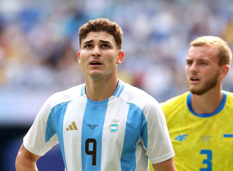 Агент нападника Альвареса спростував повідомлення про трансфер