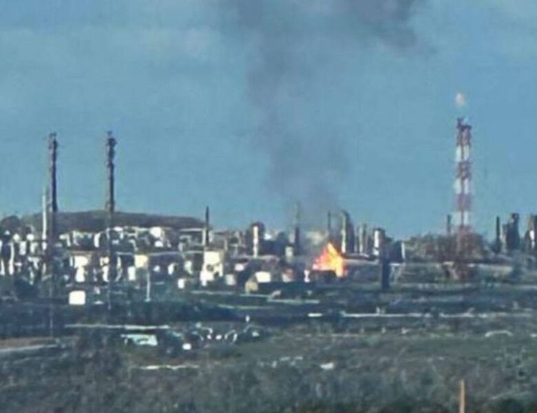 Дрони вдарили по НПЗ в російському місті