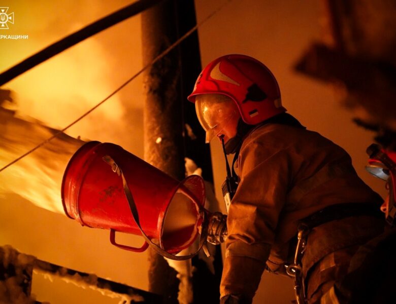 Дронова атака на Полтавщину: горіло підприємство