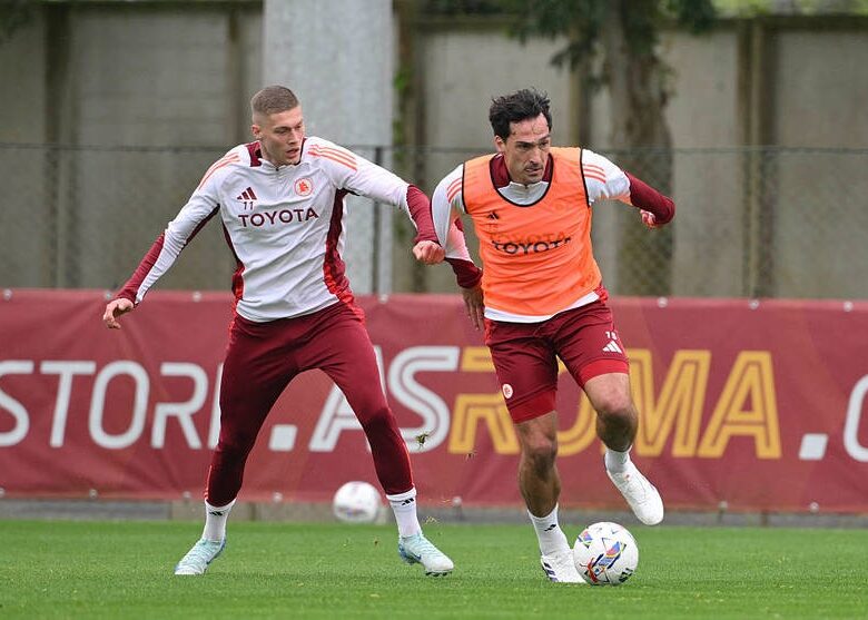 Друг Довбика привітав його з дебютним голом сезону