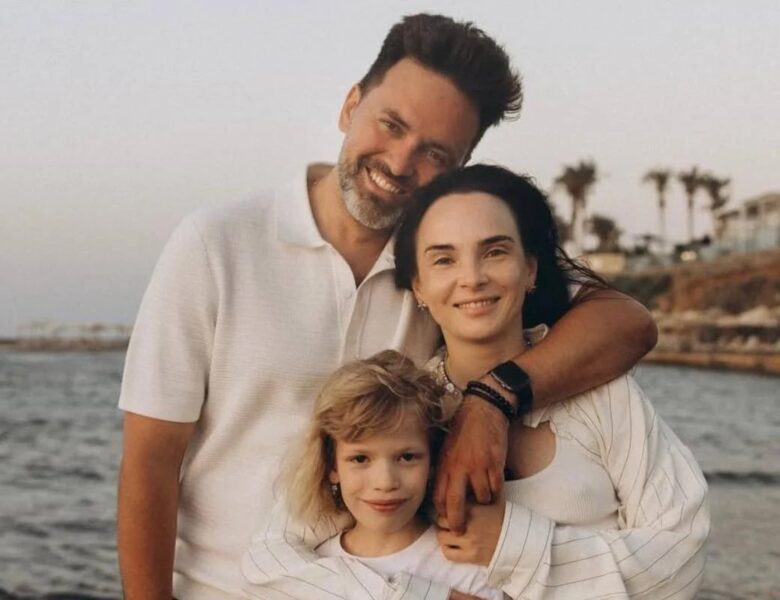 Дружина Мірошниченка відверто про труднощі у навчанні названої доньки