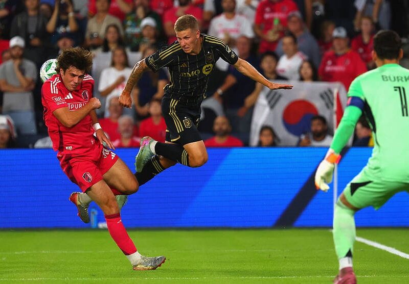 Два асисти українця – і Лос-Анджелес святкує велику перемогу в МЛС