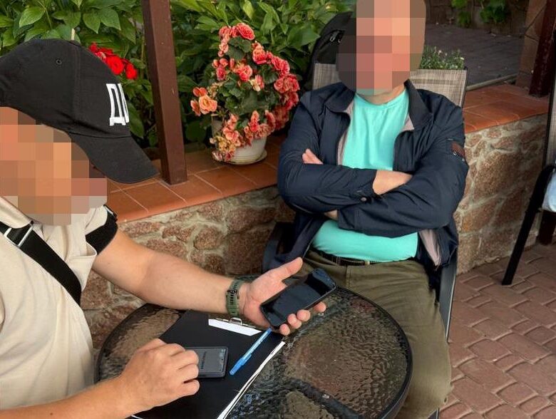 Екскерівника Львівської залізниці викрили на мільйонних зловживаннях