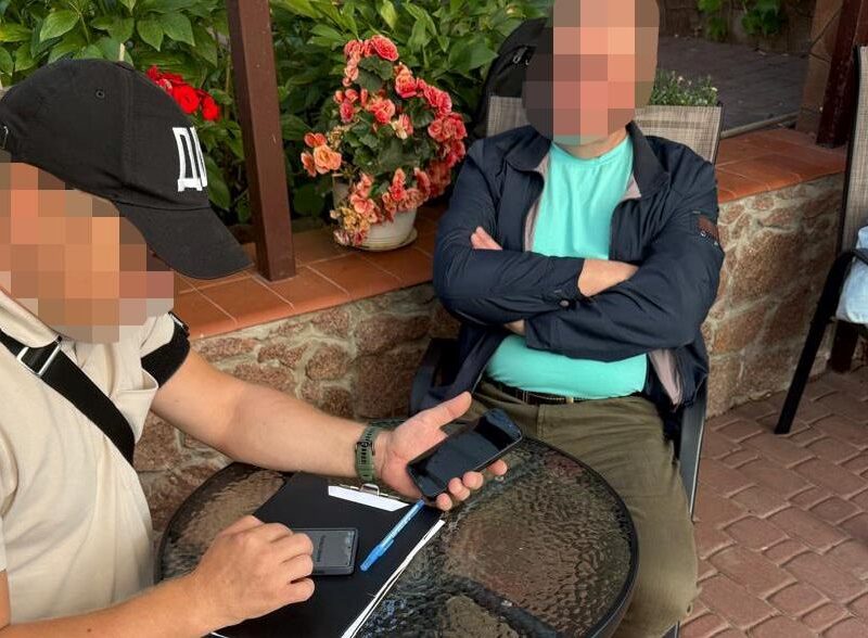 Екскерівника Львівської залізниці викрили на мільйонних зловживаннях