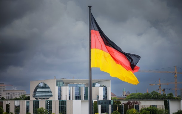 Експомічника ультраправого депутата ФРН ув’язнили за шпигунство на Китай