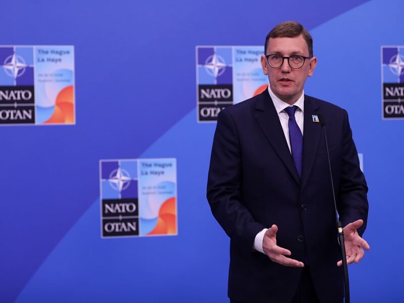 Естонія запросила консультації з НАТО після зальоту російських МіГ-31