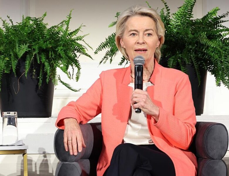 Фон дер Ляєн допустила збиття літаків РФ