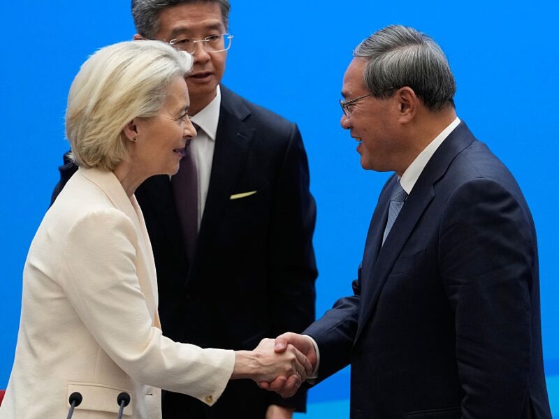 Глава ЄК закликала КНР спонукати РФ до переговорів