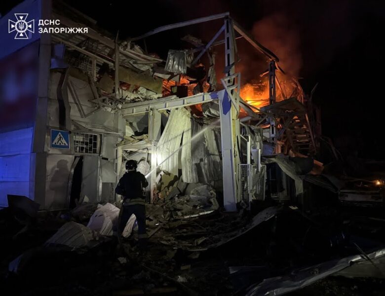 Запоріжжя: внаслідок нічної атаки БпЛА виникла пожежа