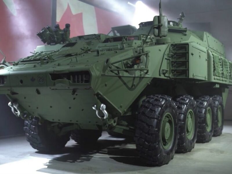 Канада відправила Україні перші бронетранспортери