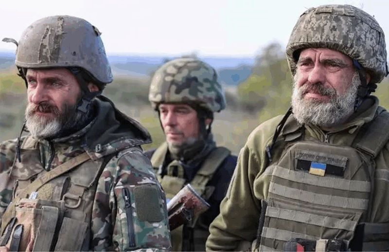 “Контракт 60+”: кого з пенсіонерів мобілізують і чи відправлять на передову