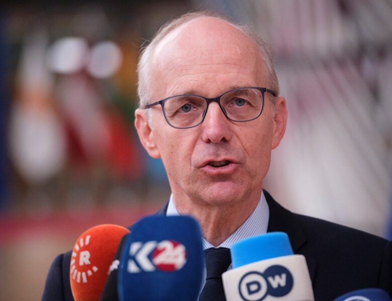 Люксембург дасть гроші на зброю для України