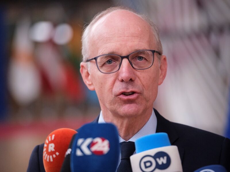 Люксембург дасть гроші на зброю для України