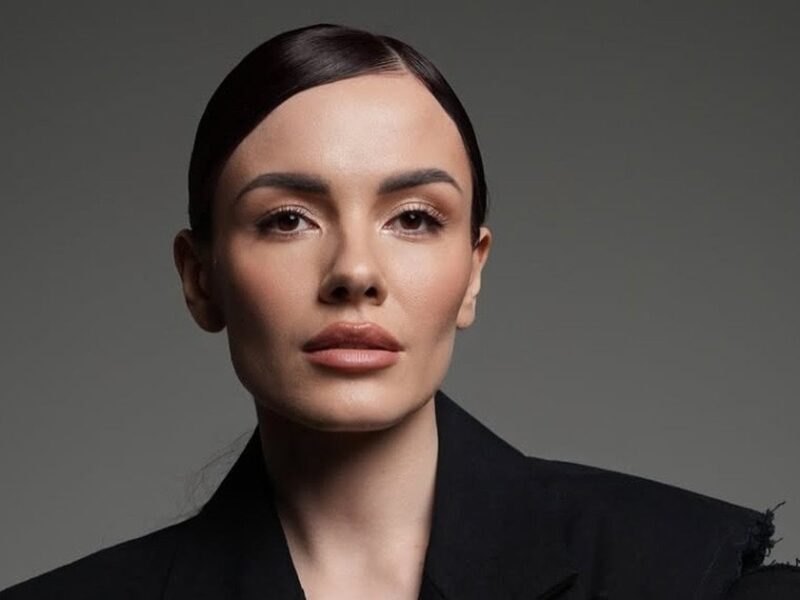 MamaRika вийшла на сцену попри серйозну травму коліна