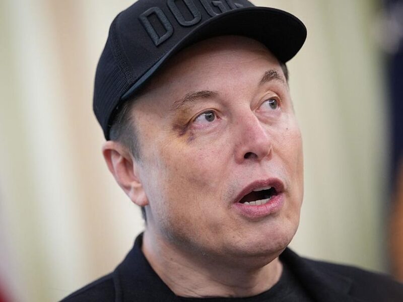 Маск планує профінансувати мурали на пам’ять про вбиту українку