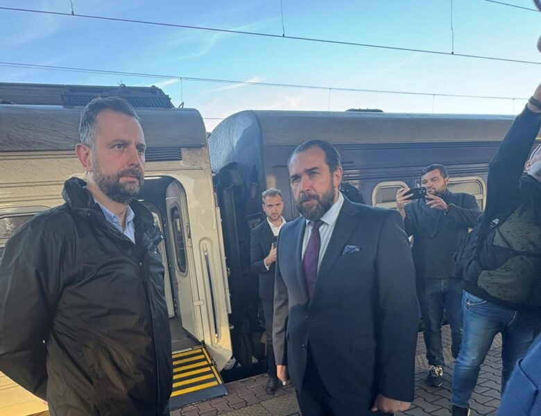 Міністр оборони Польщі прибув з візитом у Київ