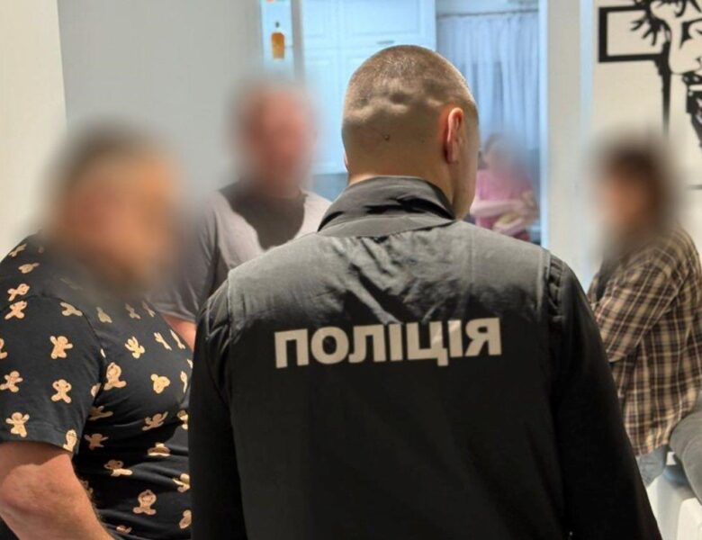 На Прикарпатті затримали на хабарі депутата, що працює в ТЦК