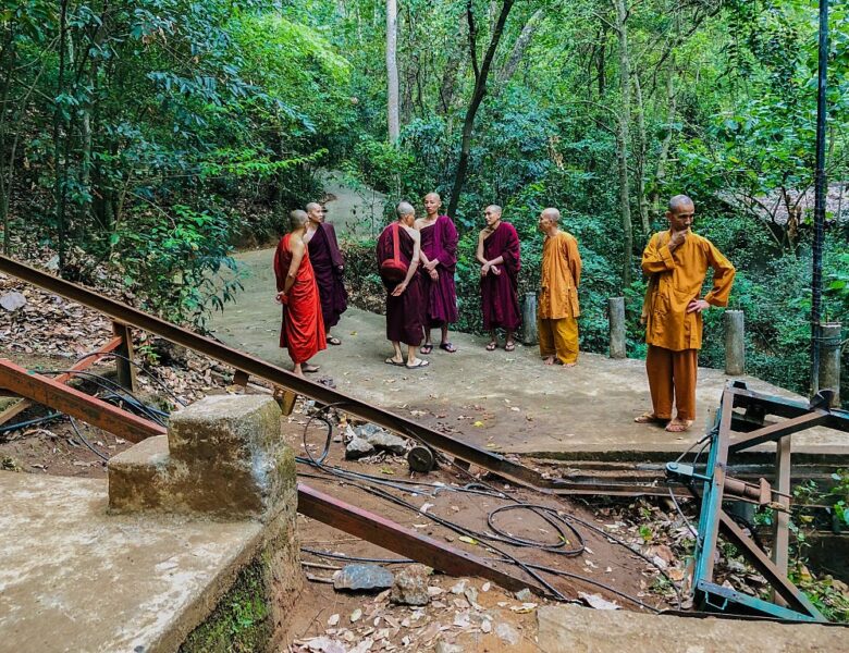 На Шрі-Ланці загинули семеро ченців
