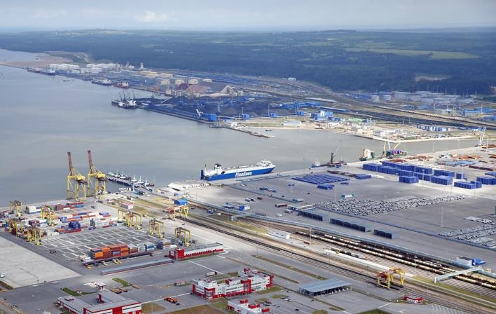 Найбільший нафтовий порт РФ зупинив роботу після атаки дронів – ЗМІ