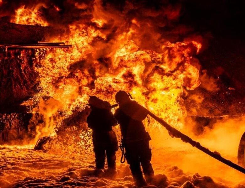 Нічна атака РФ: на Прикарпатті спалахнув обʼєкт інфраструктури