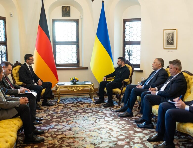 Нові посли трьох країн почали роботу в Україні