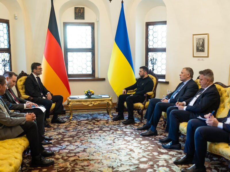 Нові посли трьох країн почали роботу в Україні