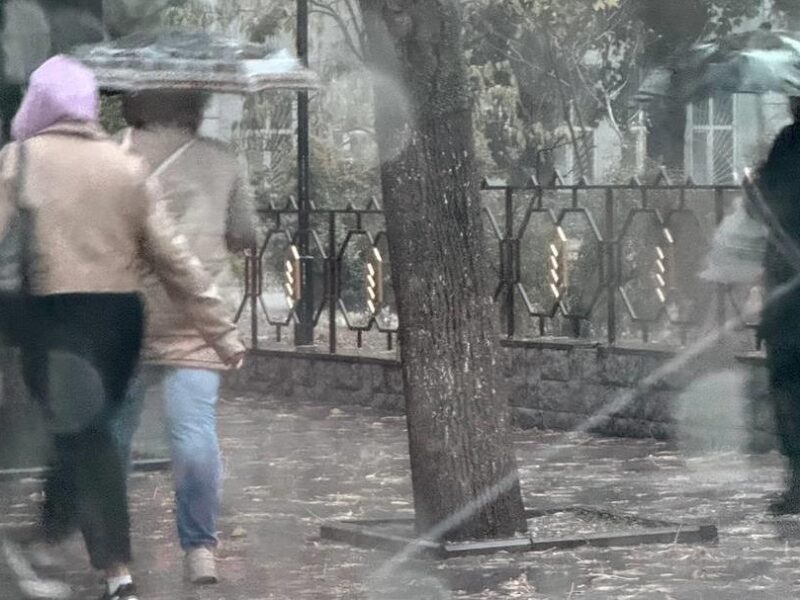 Одесу затопило: в місті випала півторамісячна норма опадів