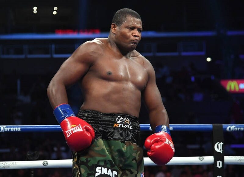 Ортіс у 46 років здійснив камбек і розгромив опонента в стартовому раунді