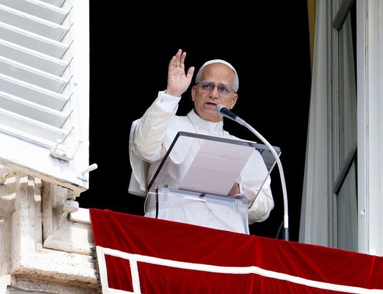 Папа Римський виступив проти створення своєї ШІ-версії