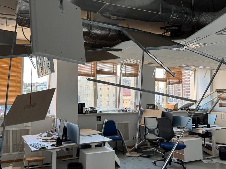 Під час масованого обстрілу Києва пошкоджено представництво ЄС