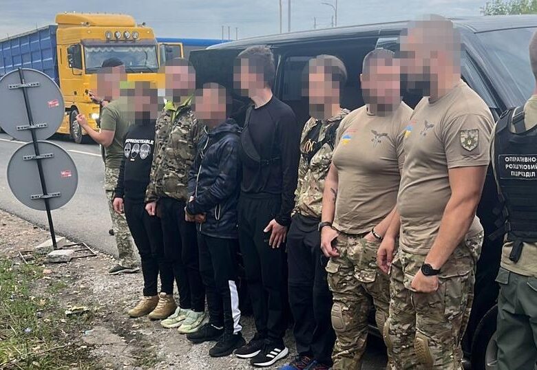 Поліцейський з Києва вивозив ухилянтів під виглядом спецпризначенців