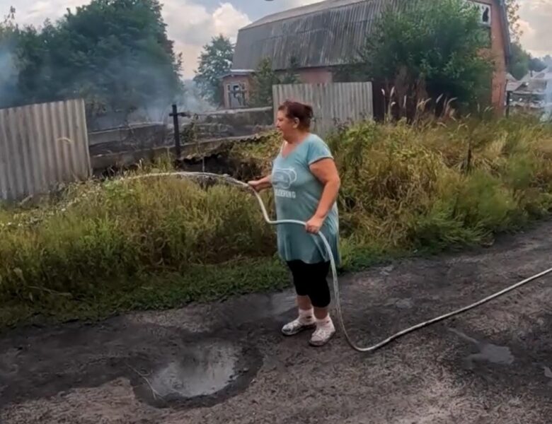 Поліціянти показали евакуацію з палаючої Ярової