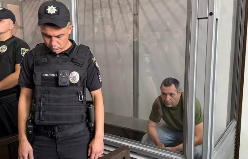 Прикривається сином? Новий мотив вбивства Парубія