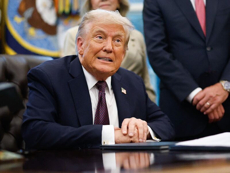 Рейтинг Трампа впав до нового мінімуму