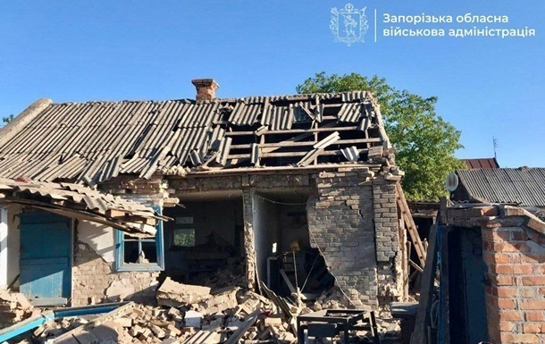 Росіяни ударили авіабомбами по селу на Запоріжжі: поранені четверо жінок