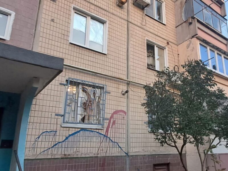 Росіяни вдарили по Дніпропетровщині, виникли пожежі