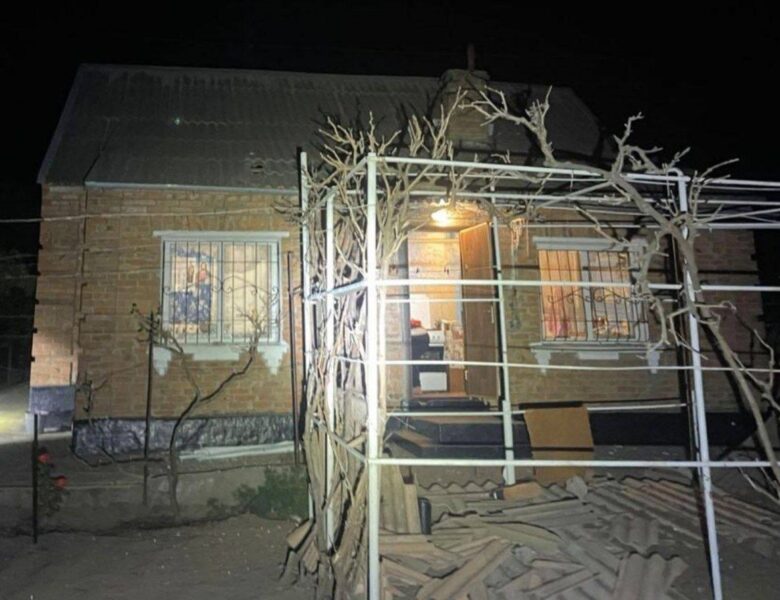 Росіяни вдарили по Дніпропетровщині, є поранений