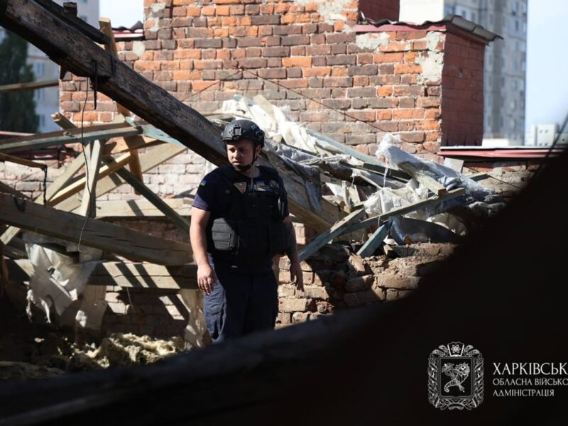 Росіяни вдарили по Харкову, двоє постраждалих