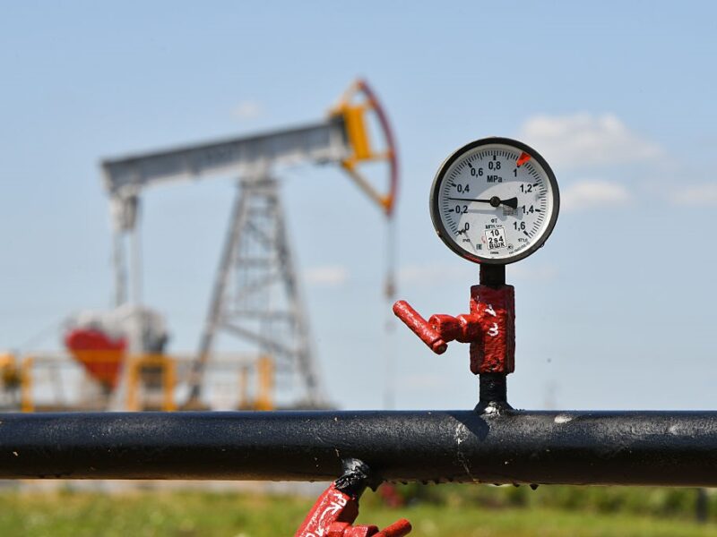 Росії довелося значно знизити ціну на нафту для Китаю й Індії – ЗМІ