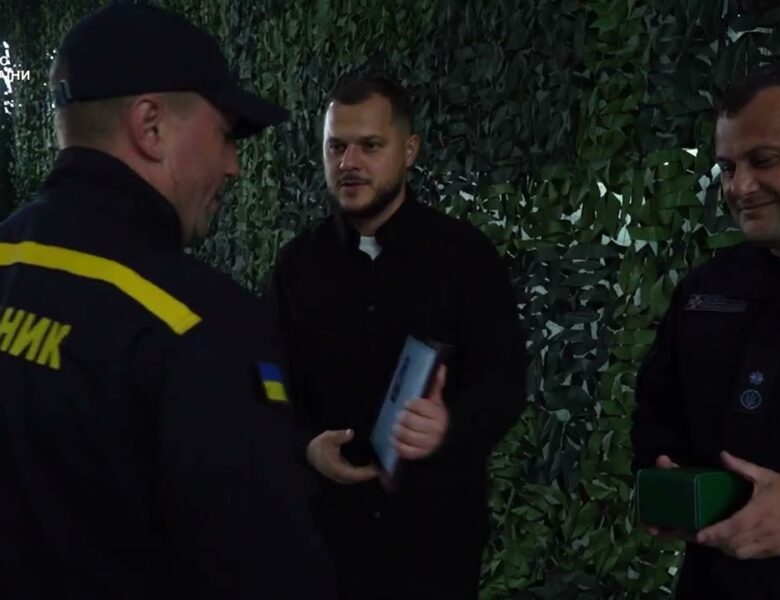З нагоди Дня рятівника України надзвичайники отримали державні та відомчі відзнаки