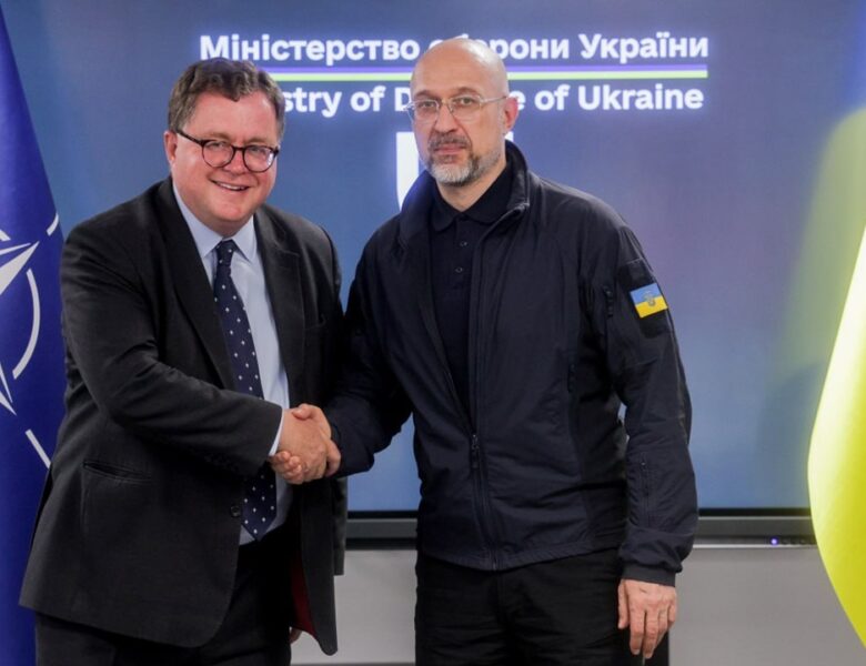 Шмигаль зустрівся з представником НАТО