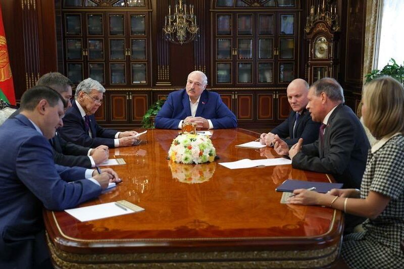 США зняла частину санкцій з Білорусі